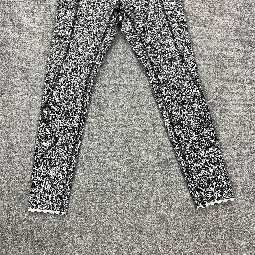 Lululemon Pants Womens 6 Black White Spotted Ankle Leggings Pockets Yoga Gym - Picture 3 of 15